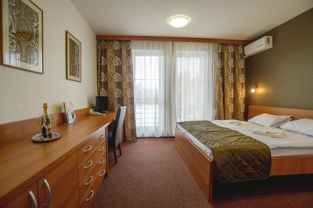 Wellness Hotel Thermal Štúrovo Exterior foto